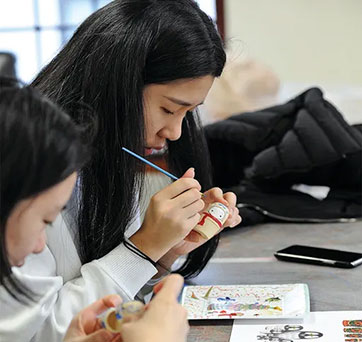 Students painting. Links to Gifts That Pay You Income Students painting. Links to Gifts That Pay You Income